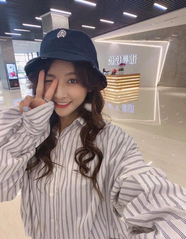 中国女篮王思雨照片好看一点的,徐杰和张茹王思雨身高啥关系