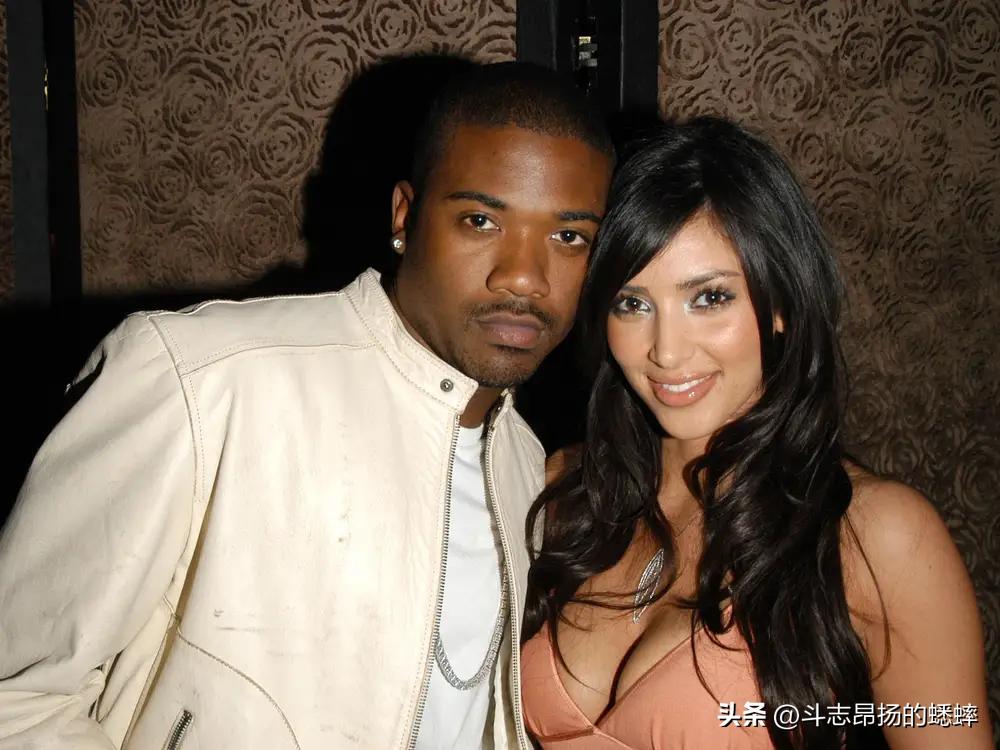 金卡戴珊亿万富翁,金卡戴珊kimkardashian