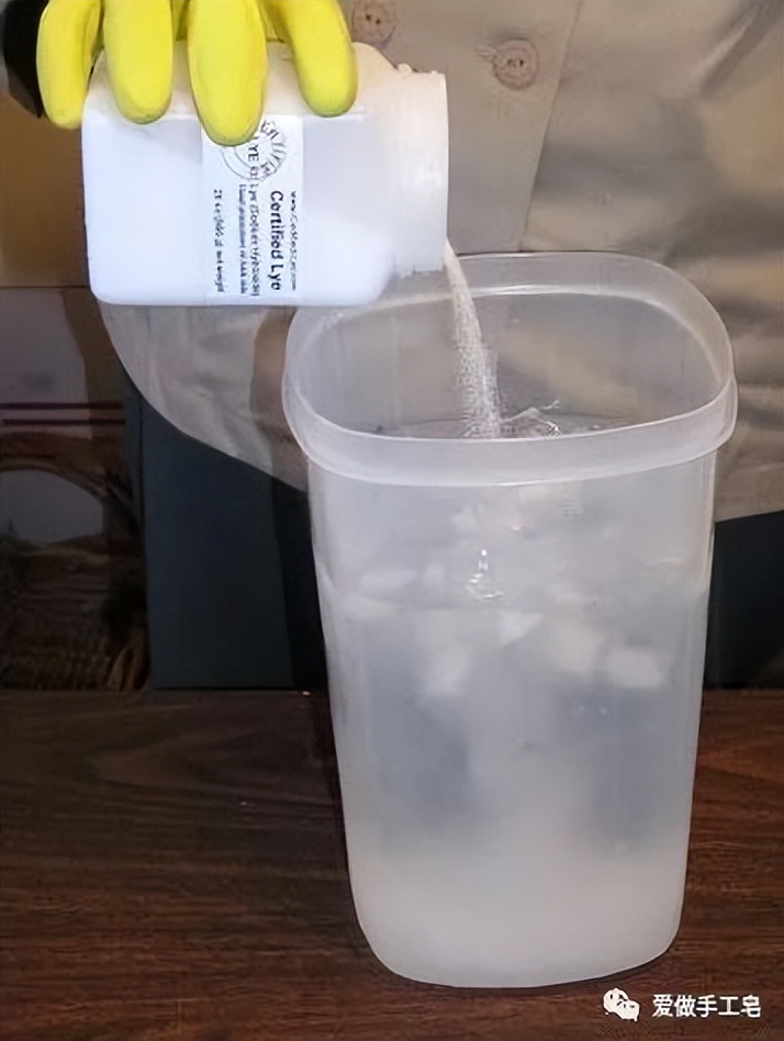 做手工皂的感受,做手工冷皂用的碱