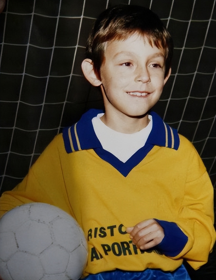 足坛球员童年照,足坛球星萌娃照