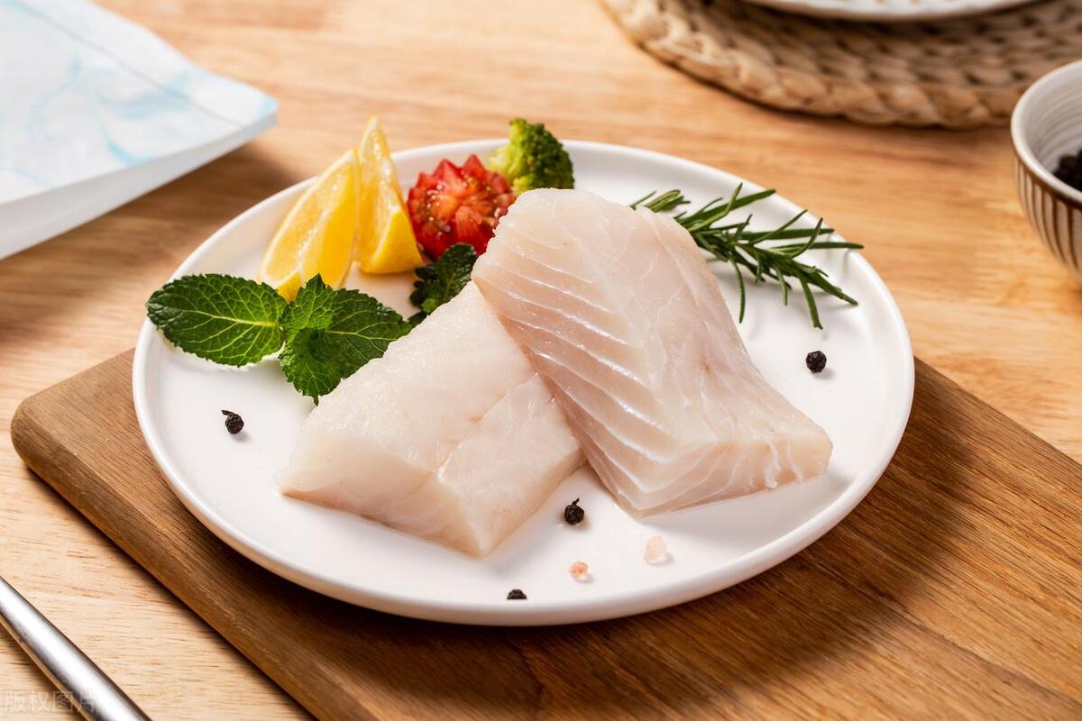 骨质疏松导致的骨折都吃哪些食物,老年人跌倒后吃什么补品