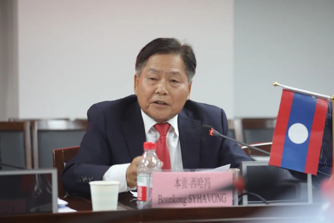 老挝国家代表团在云南,老挝人来中国医院