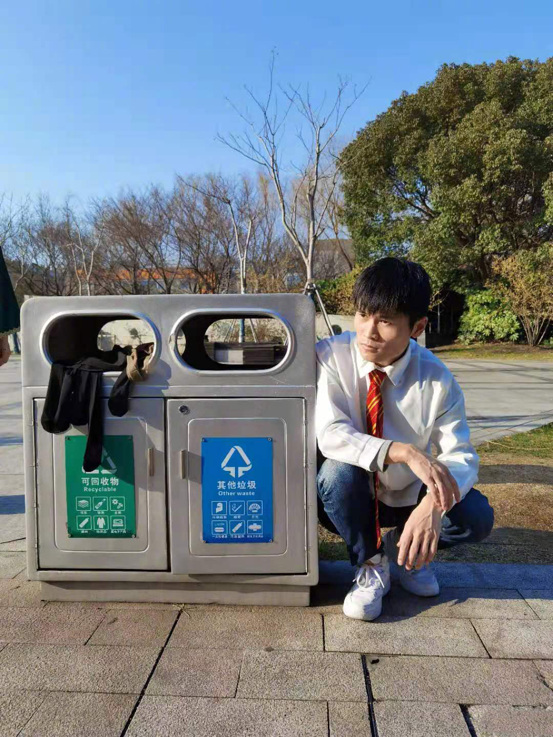 *袜丝**都是塑料做的？为何不能将塑料垃圾回收，重制成*袜丝**售卖呢？