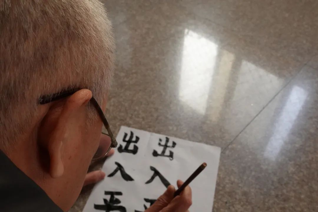 36岁不婚不育，她裸辞回家：吃住全免，太爽了