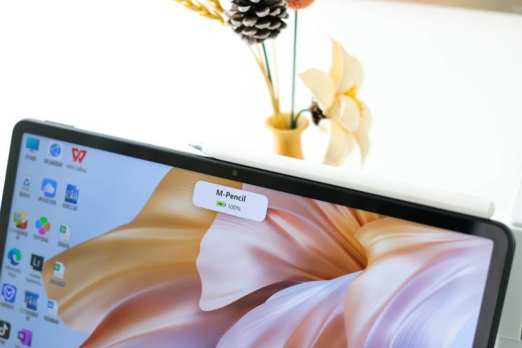 鍗庝负matebooke涓巑atepadpro12.6,鍗庝负huaweimatebooke12.6鑻卞