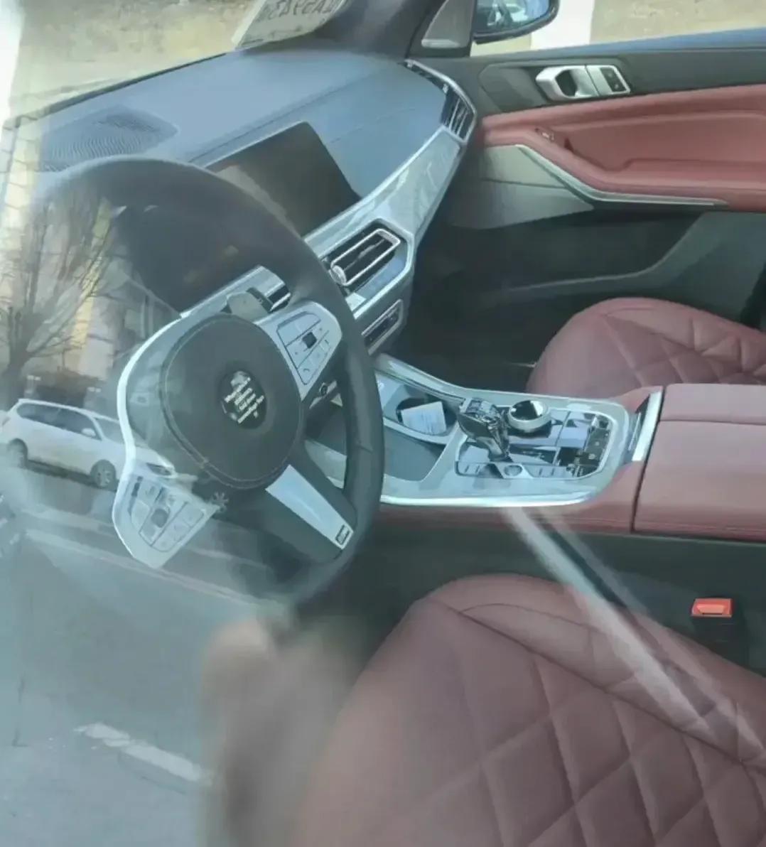 2010款宝马x52.0t与3.0t外观区别,2018款宝马x5xdrive28i2.0t