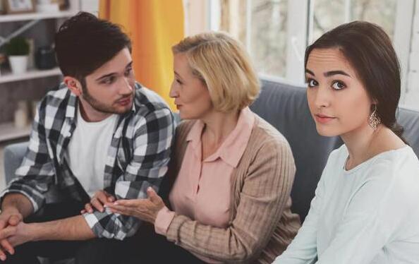 怀孕的人是不是脾气比较暴躁,怀孕了脾气暴躁易怒发火