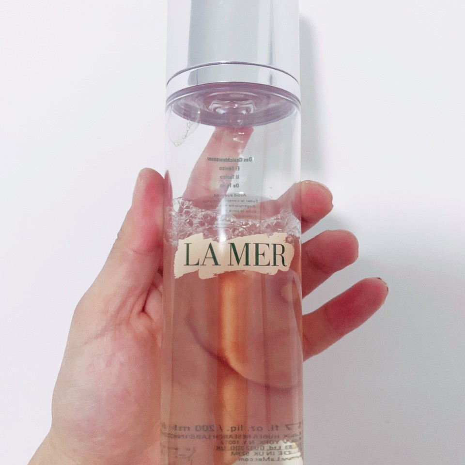 非常好用的一款爽肤水高效补水的,清爽不油腻美白的爽肤水推荐一下