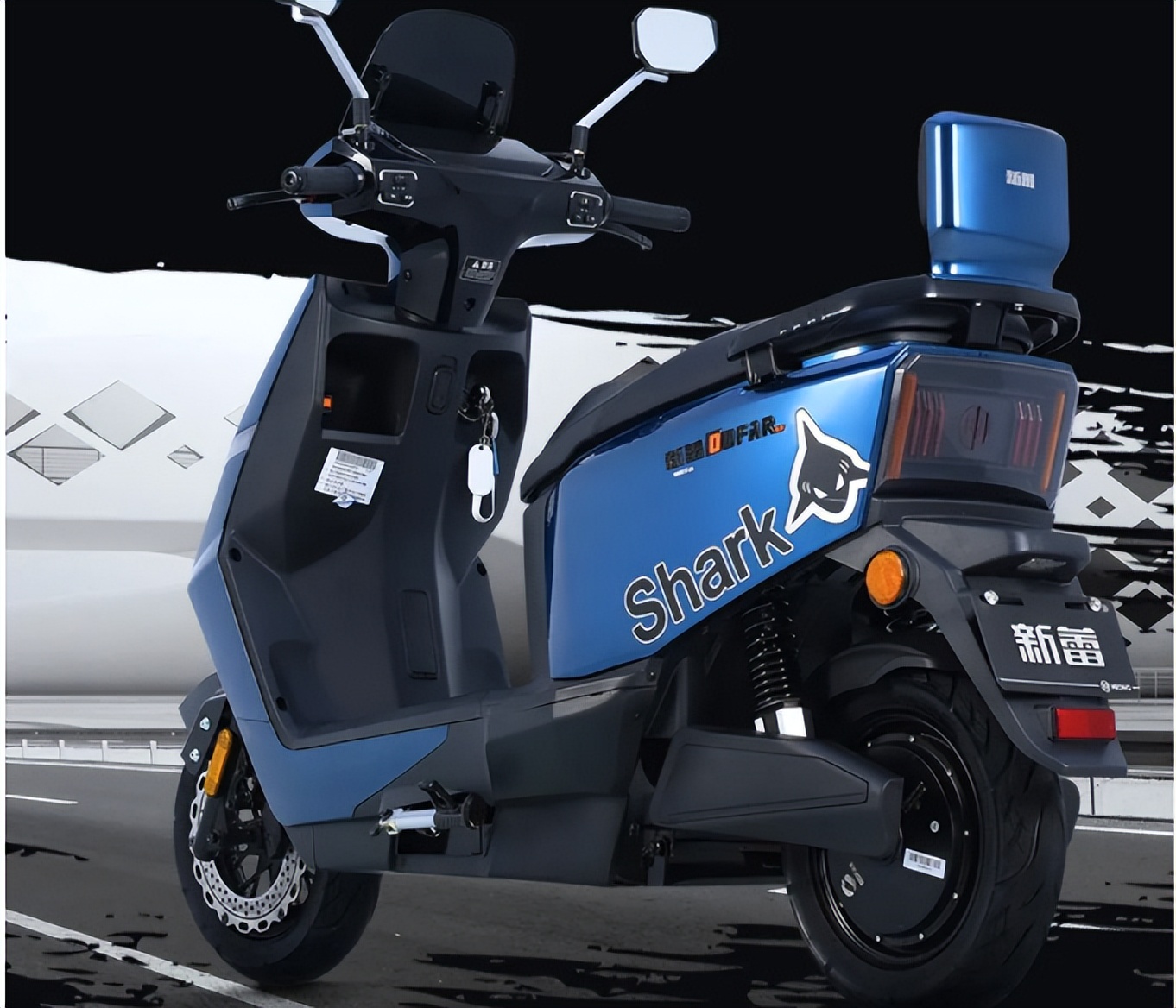 这2款电动车不仅实用而且颜值高,4000左右续航强动力强的电摩