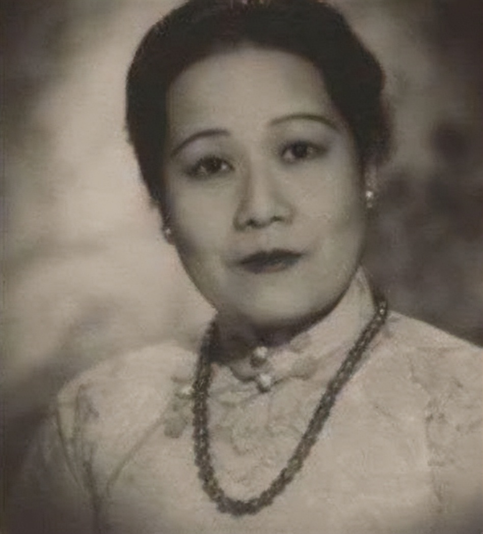 中国第一位留美女性,宋家王朝话事人,为敛财无所不用其极