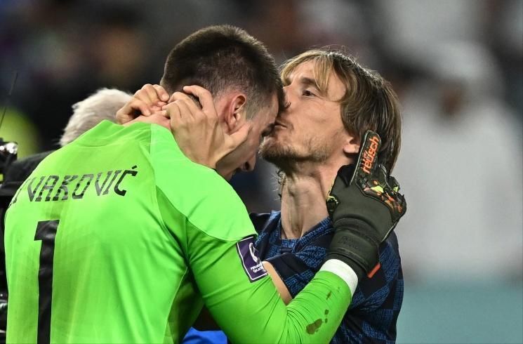 魔笛莫德里奇对待儿子的态度,魔笛和他的妻子