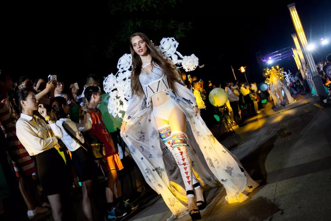 维秘“过时”，维珍妮也救不了它