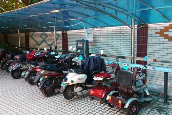 电动车怎么充电才能使电池更耐用,电动车如何提高锂电池寿命