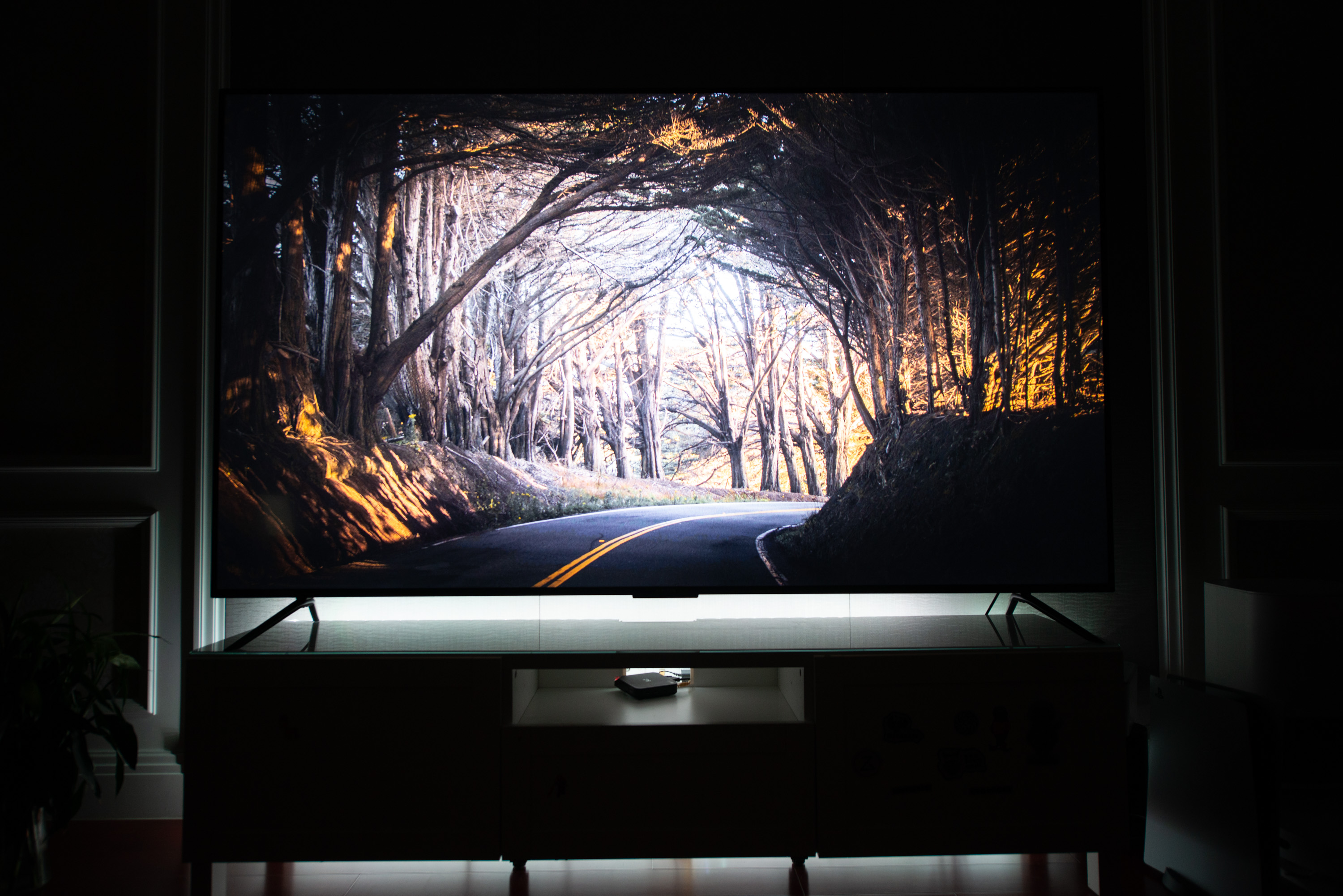 碎屏的电视机,家里电视碎屏了