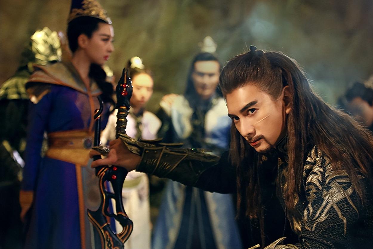 奇幻的变奏出现在21世纪初期，最为显著的标志是“仙侠剧”的盛行