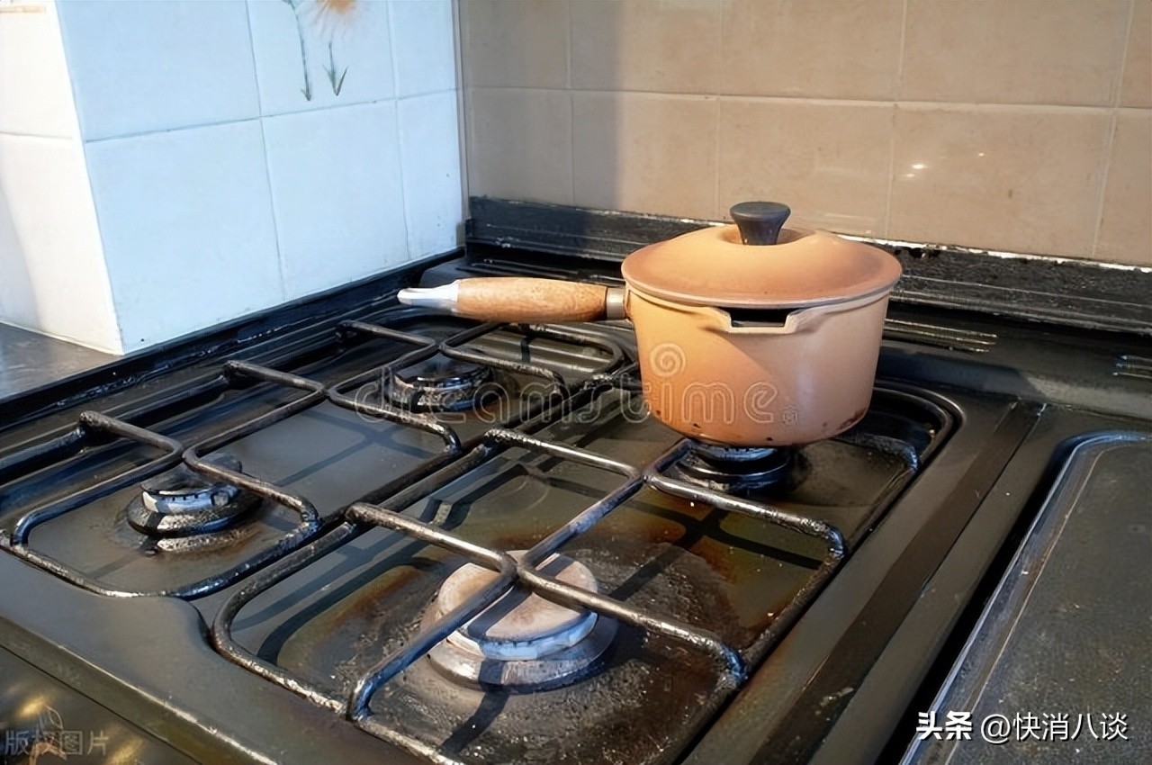 摆脱低价竞争恶性循环，油烟机、热水器、集成灶等厨电产品“推新卖贵”策略初见成效