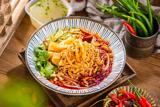 粉皮油炸后再炖口感怎么样,粉皮焖鸡的家常做法口感