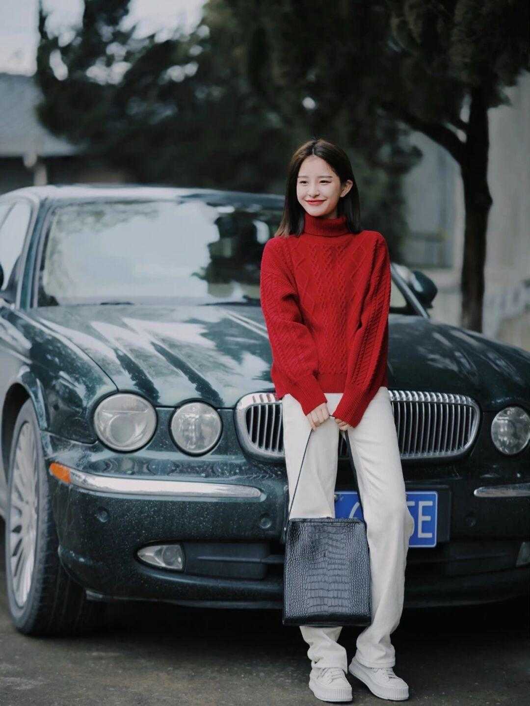 冬天搭配大衣的中长款毛衣,最高级的搭配大衣毛衣你会搭吗