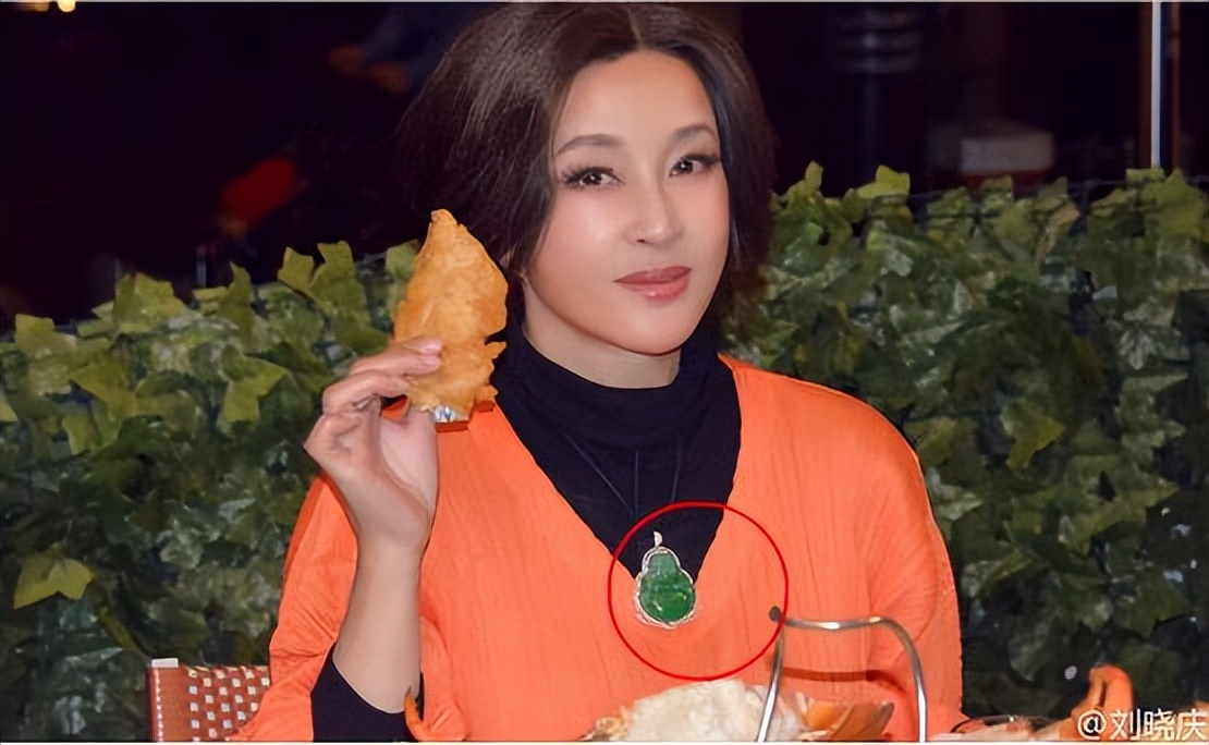 盘点明星收藏的翡翠 (盘点明星收藏的惊天翡翠)