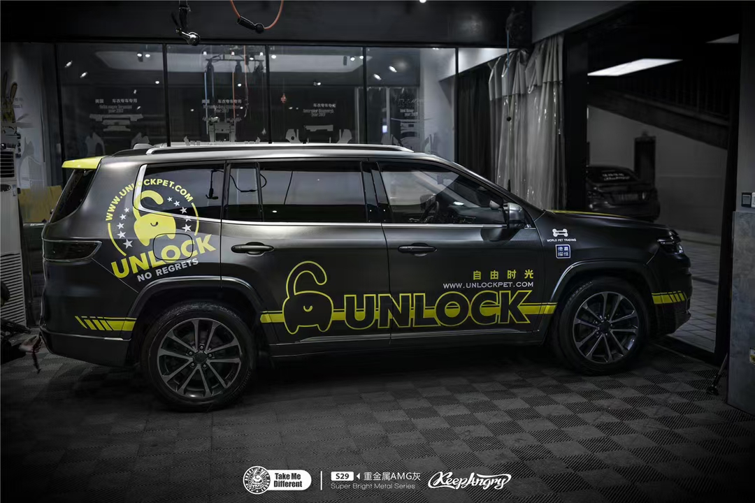 吉普大指挥官香槟银,吉普大指挥官改色膜龙血红