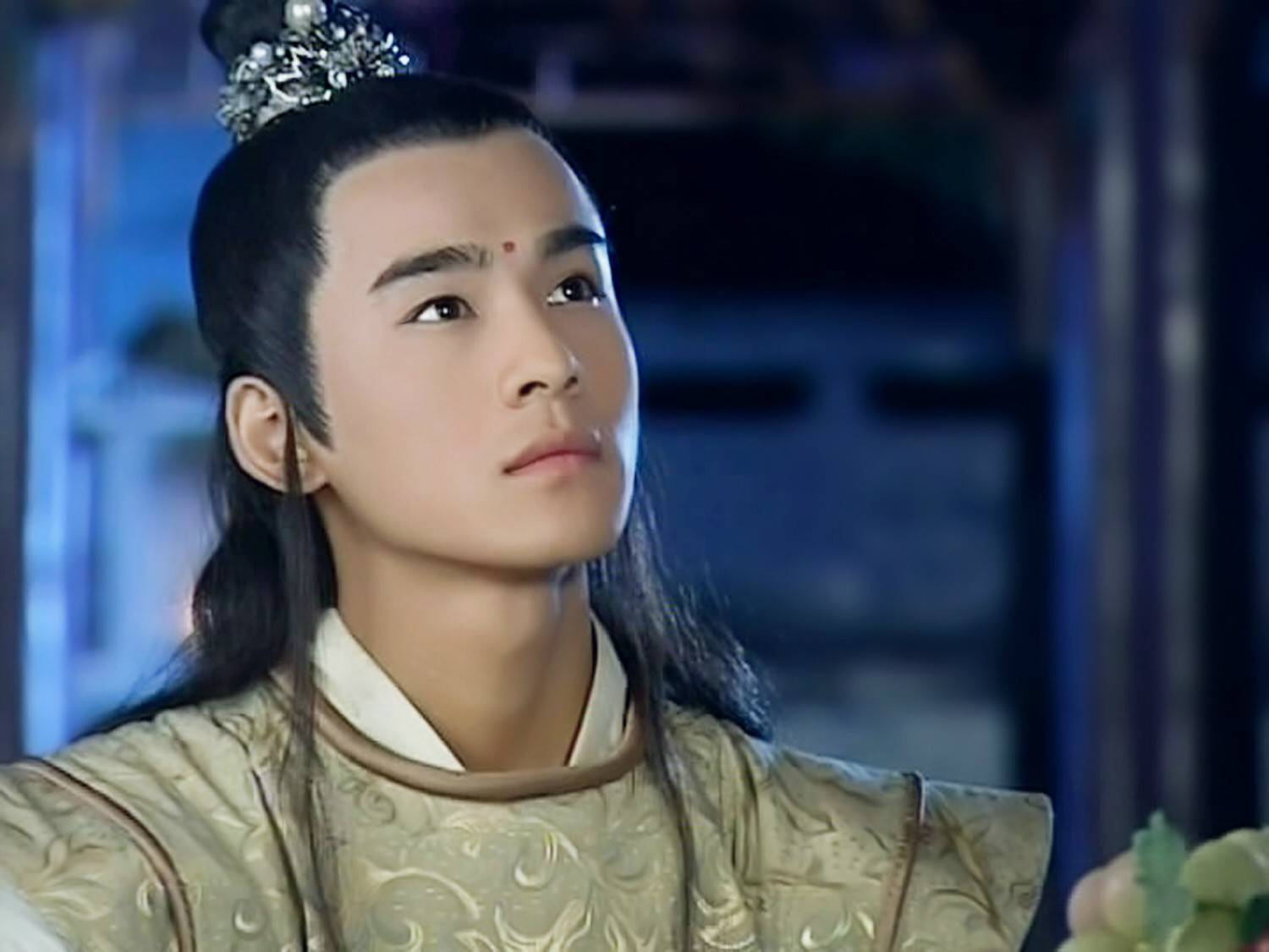 明明很帅自己却觉得很丑,明明很帅却打扮很丑