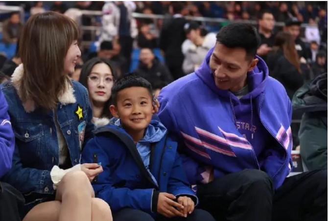 易建联为何娶荆灵,易建联娶巴西宝贝