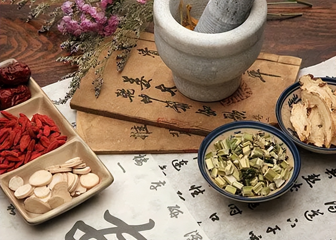 出汗多还怕冷？体内有热又有寒，中医一方阴阳平衡，暖身止汗！