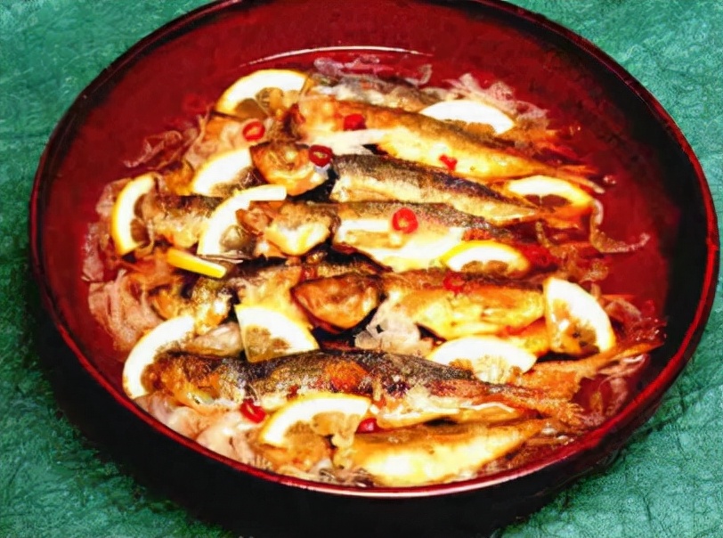 竹荚鱼钓法日本一年吃几亿条日本专业海钓入门防波堤钓书籍