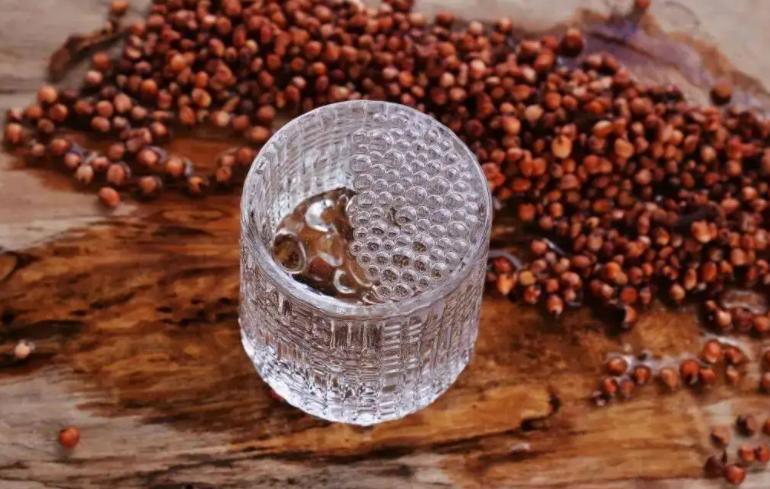 上了年纪喝酒,白酒什么年龄段喝最好