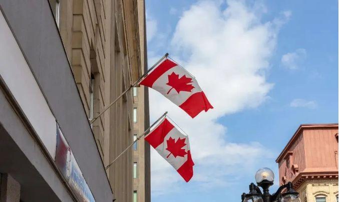 加拿大移民l加拿大枫叶卡换新攻略