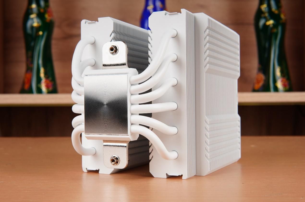 九州风神大霜塔v5和v3的区别,九州风神大霜塔v5能压住14600kf吗