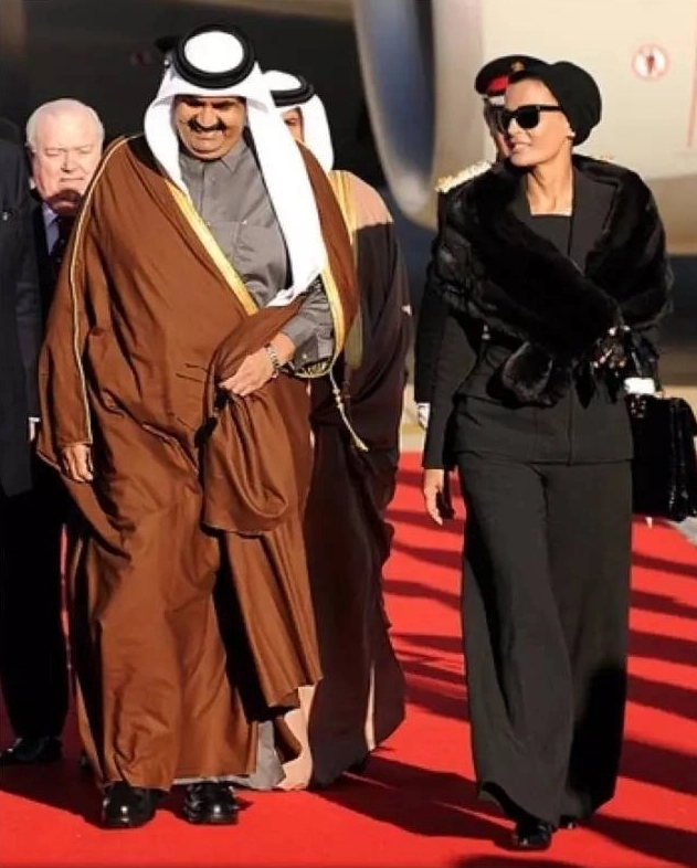 当兵年赚700万！一天上班三小时叫务实！这个国家壕得有理由