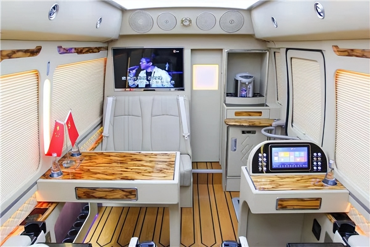 成都考斯特和丰田考斯特的区别,丰田考斯特为什么叫考斯特