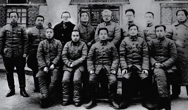 55年凯丰病重,主席得知后托人捎话:放下过去,好好的接受治疗