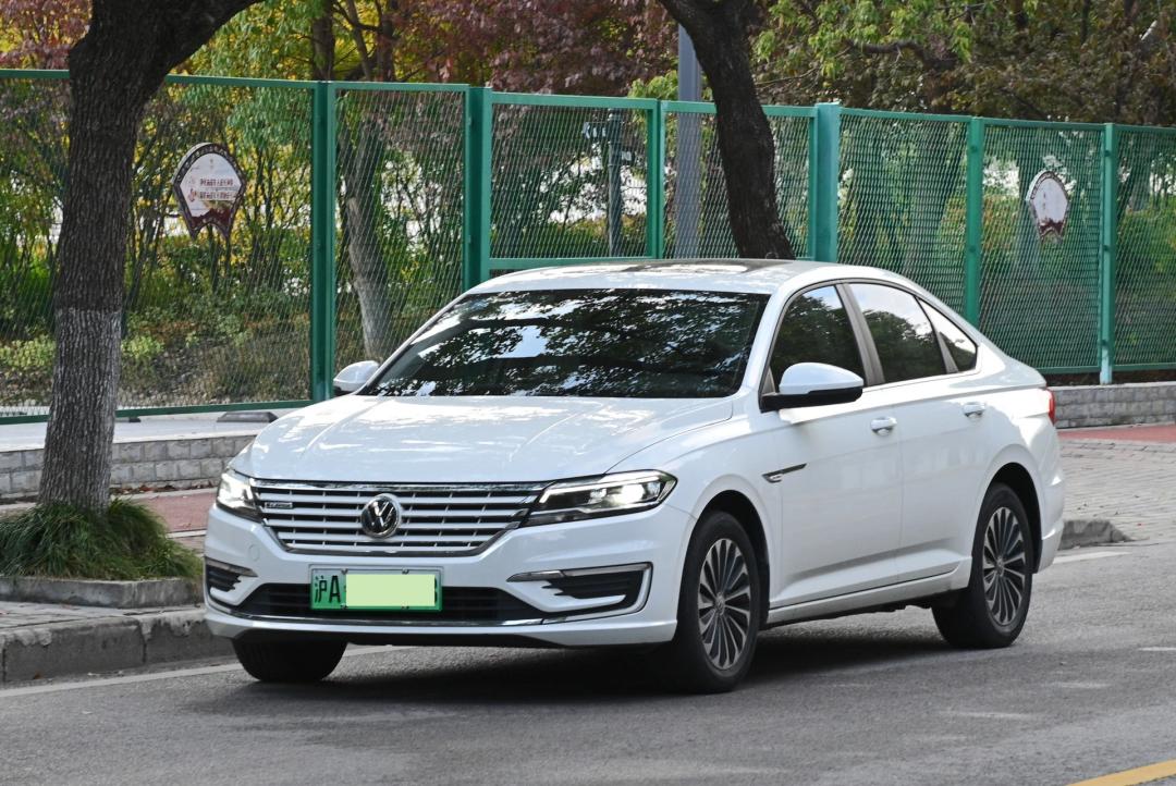 2015款朗逸1.4t二手现在值多少钱,大众朗逸1.5t星空顶配