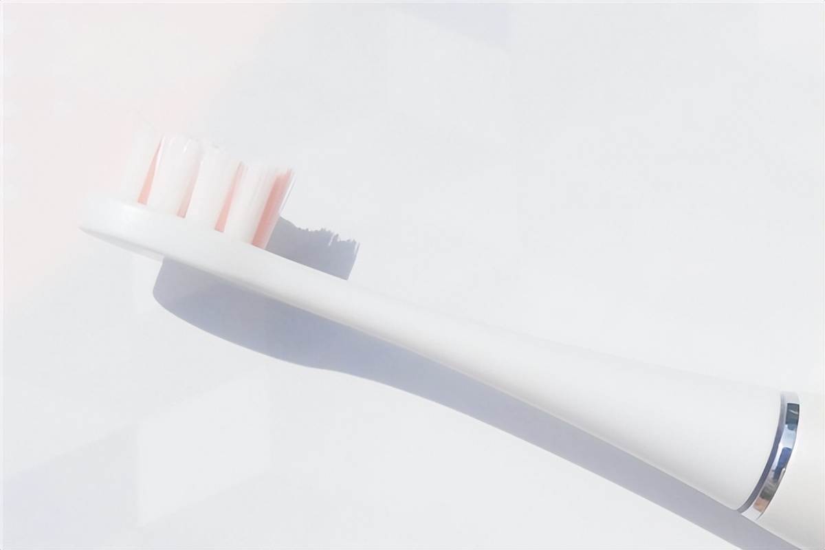 第一次用电动牙刷牙齿有点敏感,儿童电动牙刷对孩子牙齿有伤害么