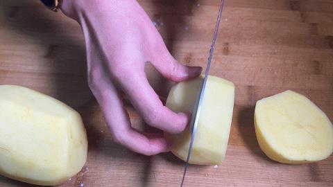 旋转薯塔怎么做酥脆,薯塔在家里怎么炸