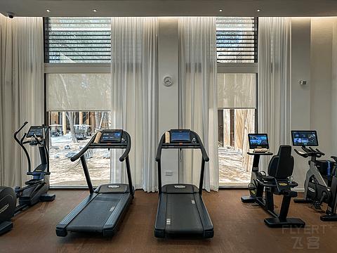 阿联酋丽思卡尔顿,阿联酋野奢帐篷