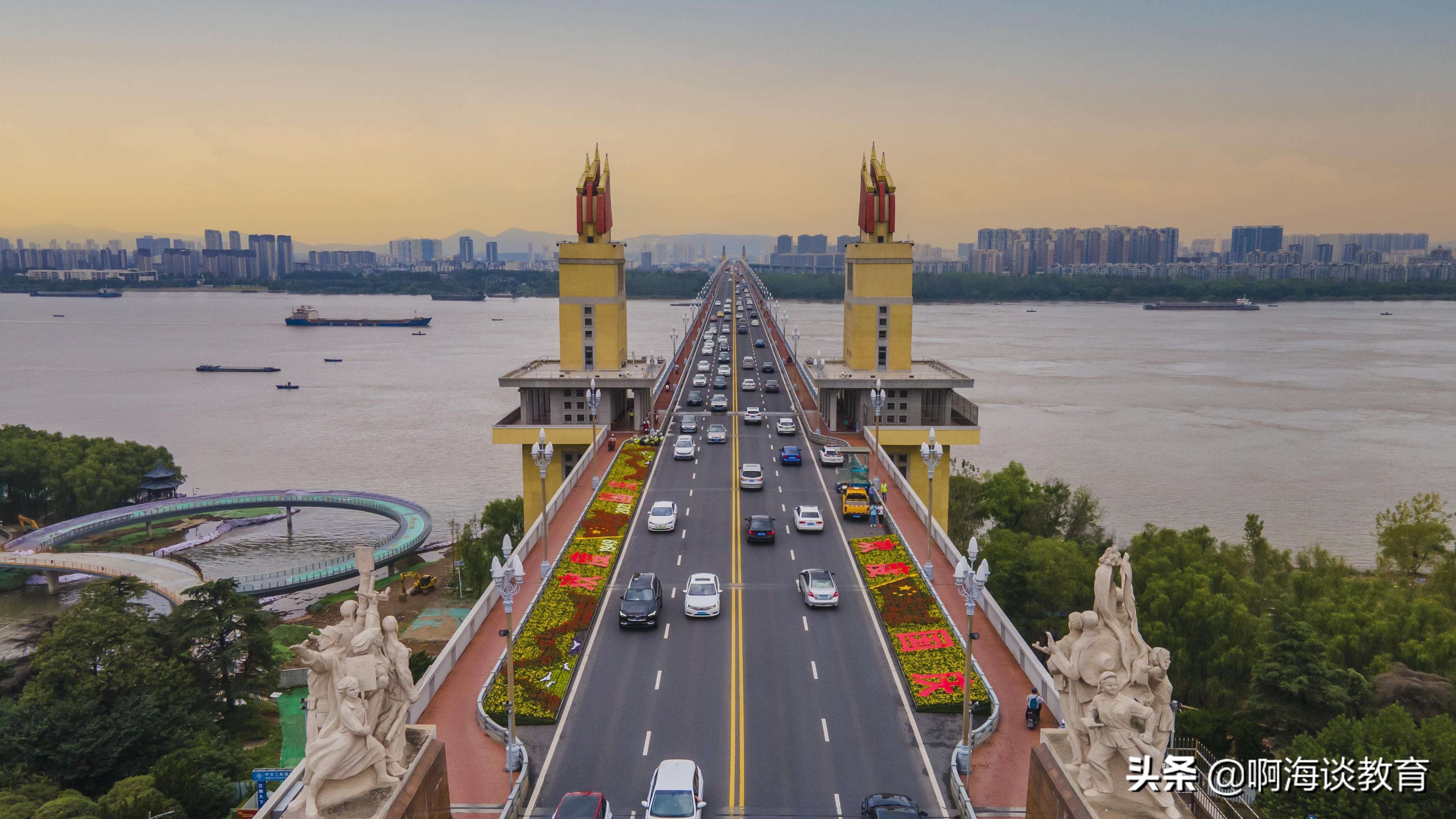 江苏省大学的金字塔，塔尖无人撼动，腰部高校太硬了