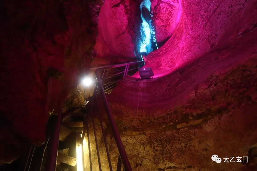 北京八奇洞显圣龙潭,最近发现的最大溶洞