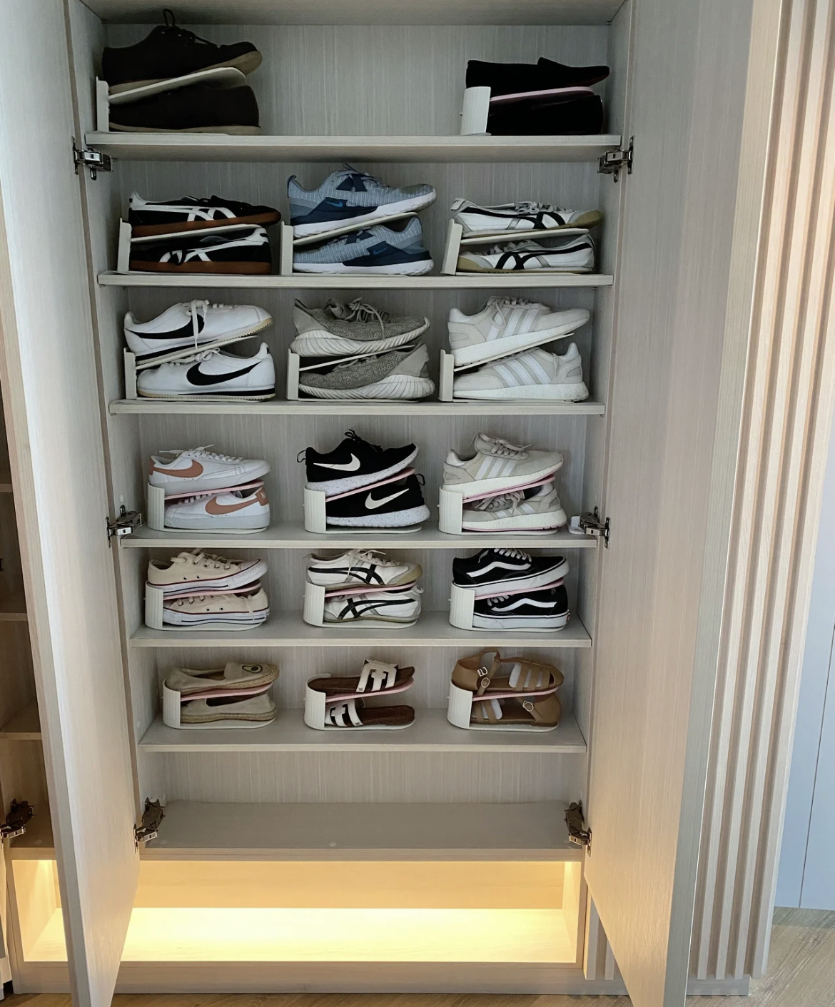 客餐厅搭配法则这三点一定要牢记,客餐厅的表选方形还是圆形