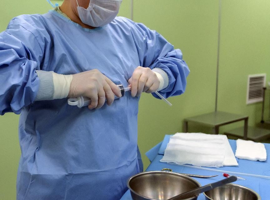 70岁肺癌早期保守治疗还是化疗,肺癌早期肺叶切除后还需要治疗吗