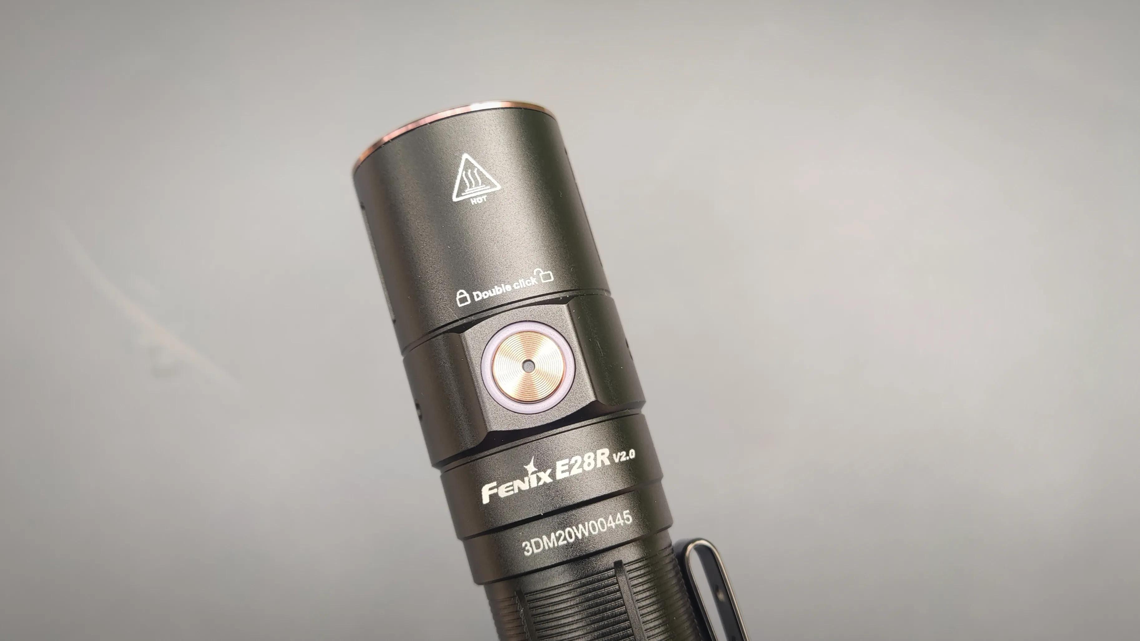 经典新升级，全能EDC便携直充小直——菲尼克斯E28Rv2.0手电评测