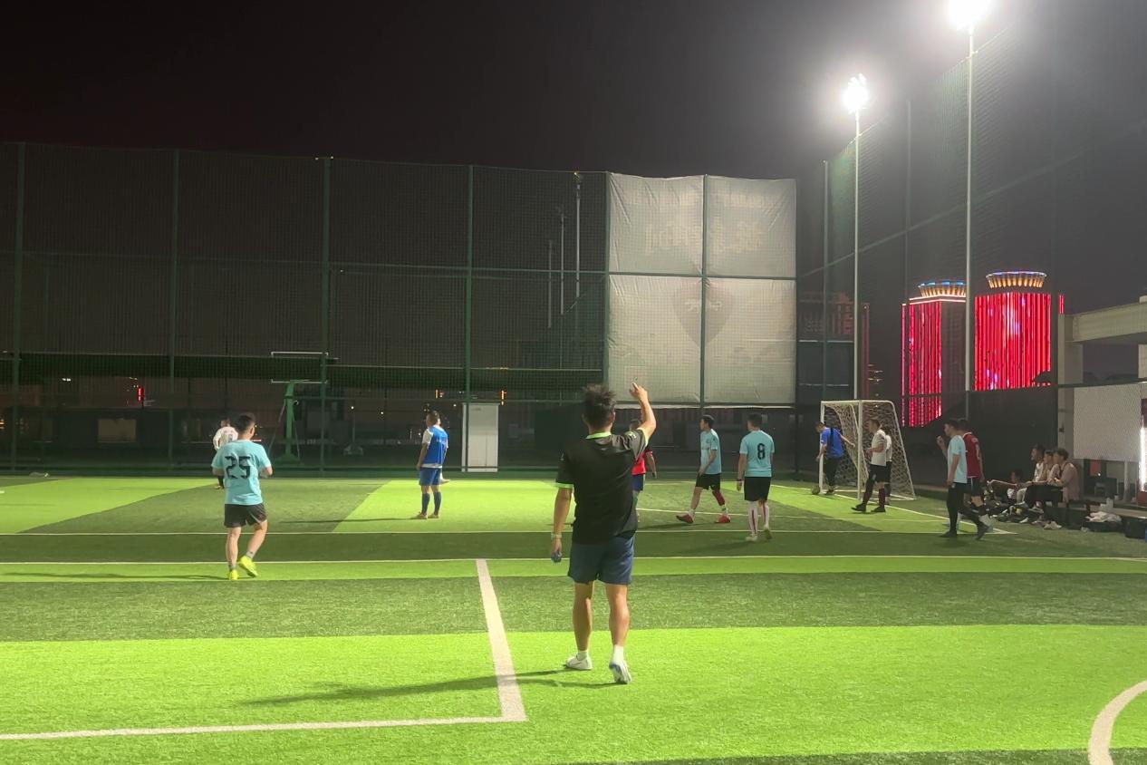 欧冠5轮曼城vs莱比锡,曼城3-2逆转夺冠球迷