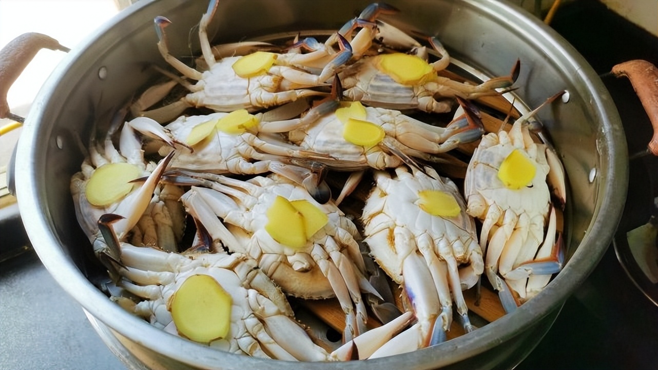 大螃蟹怎么挑选肥美,如何挑选螃蟹又肥又有膏黄