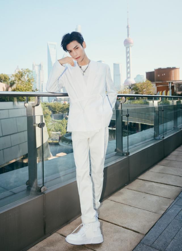 男星减肥后颜值变化,男明星减肥瘦到脱相