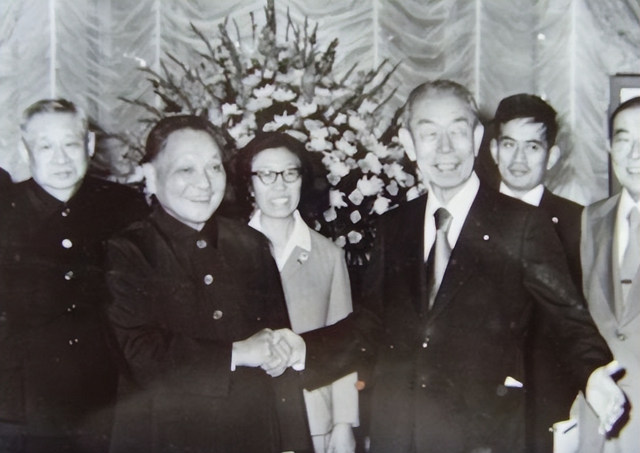 1978年日本外相同邓公谈*鱼岛钓**问题：谈完他悠哉悠哉，我全身瘫软