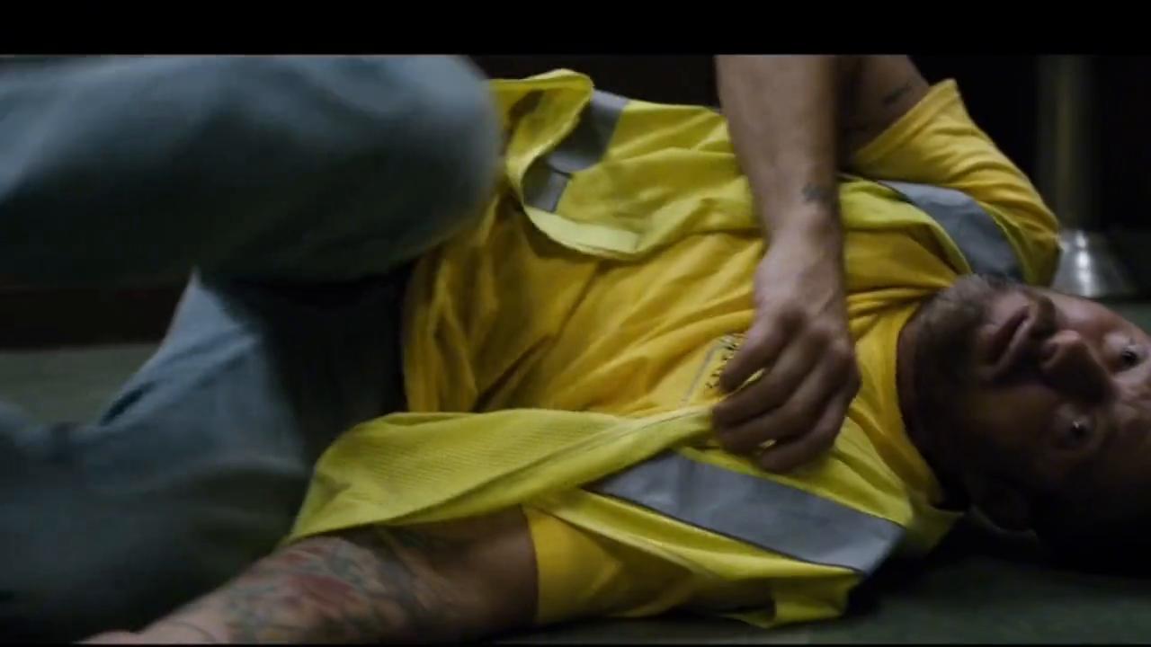 大叔为救女儿团灭黑帮,大叔为救小女孩血洗黑帮