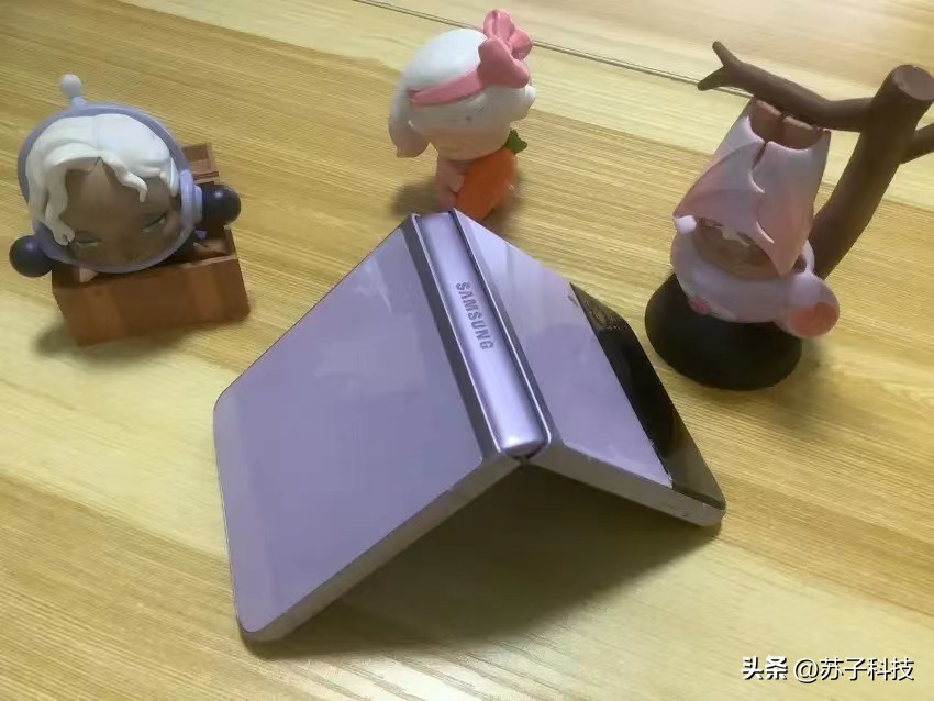 500块钱就能买到的折叠屏手机,最便宜的折叠屏手机官方价格