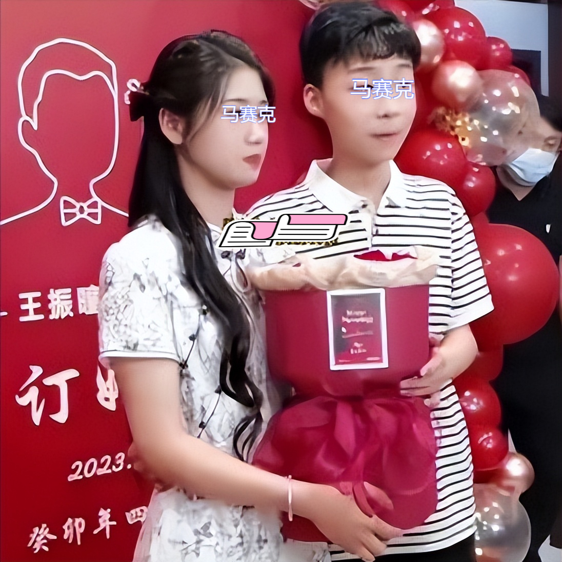 一对男孩女孩高考结束就订婚，是不是有点早？没什么大惊小怪的！